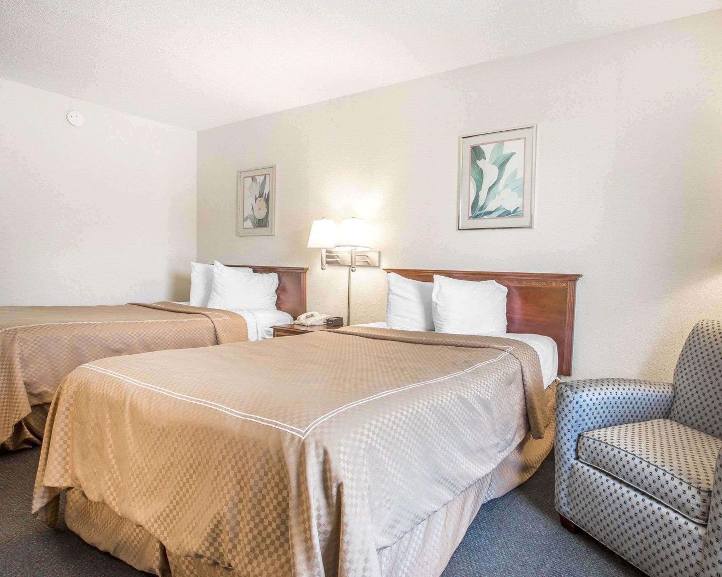 Quality Inn Томсън Екстериор снимка