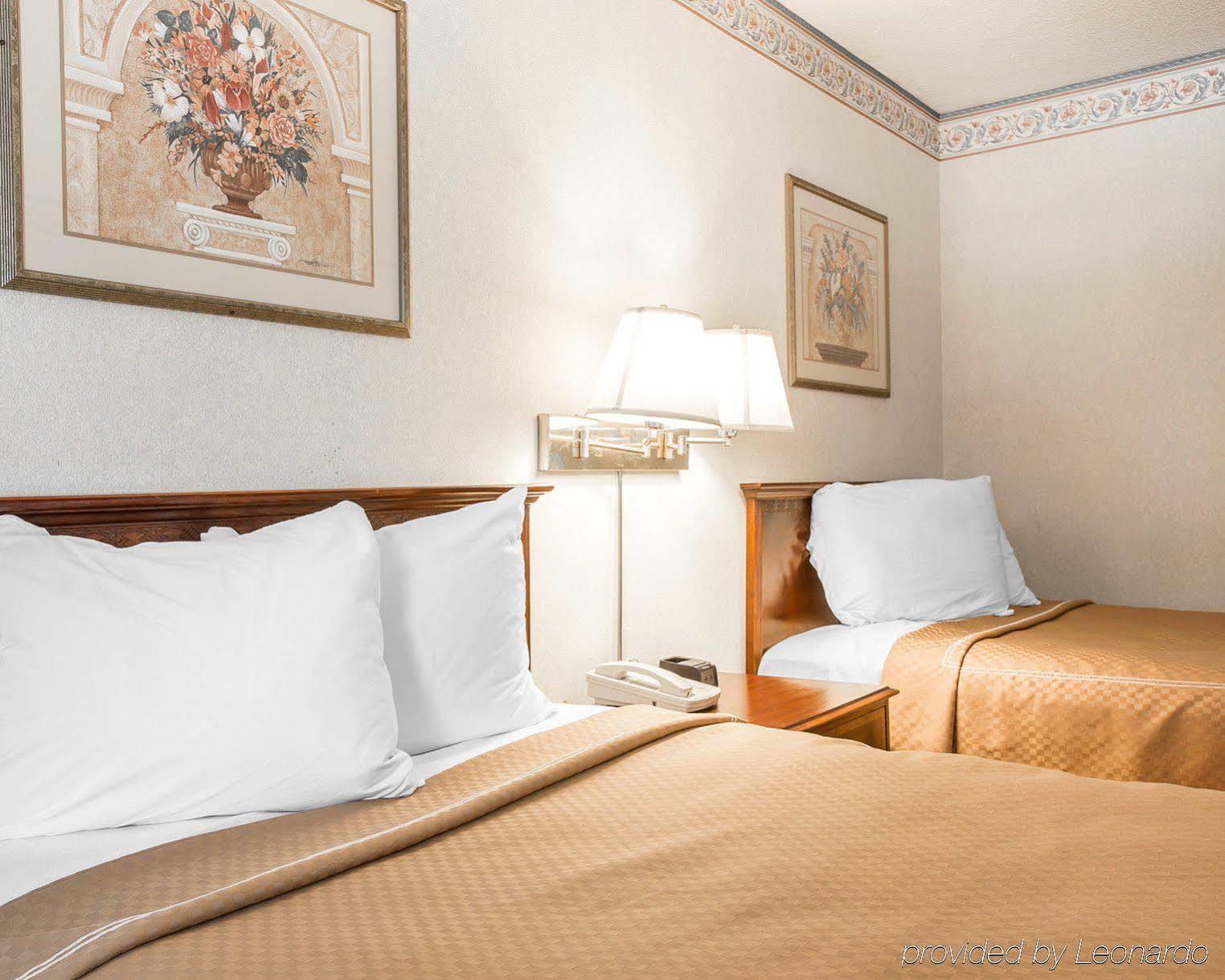 Quality Inn Томсън Екстериор снимка