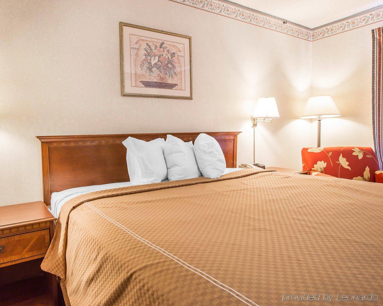 Quality Inn Томсън Екстериор снимка