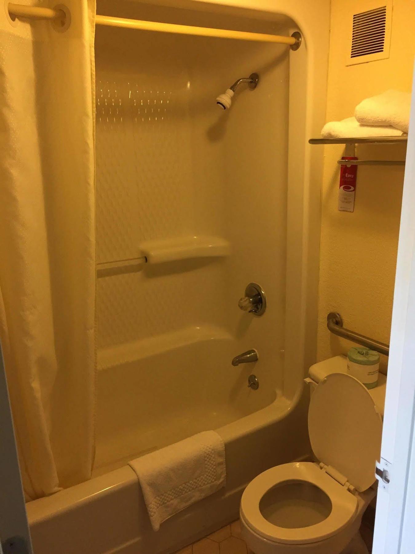 Quality Inn Томсън Екстериор снимка